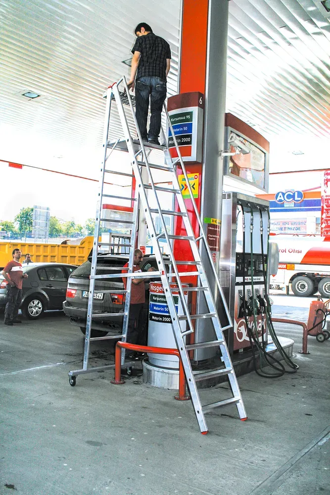 Folding Platform Ladder