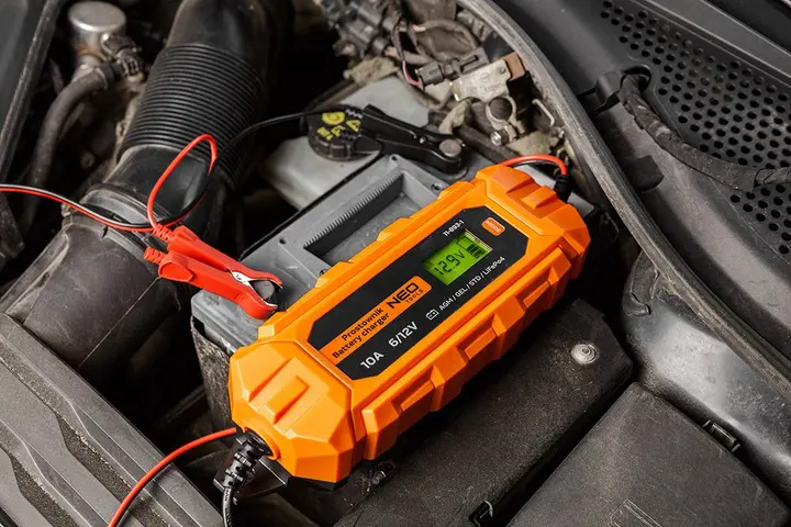 Otomatik akü şarj cihazı 10A/160W, 3-200Ah, asit / AGM / GEL aküler için