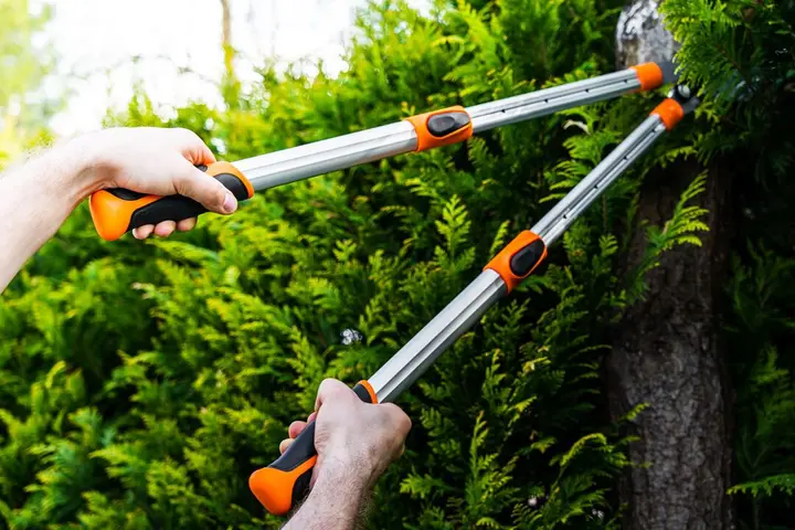 Telescopic anvil lopper 670 mm, range up to 42 mm, gear increasing the pressing force by 40%
