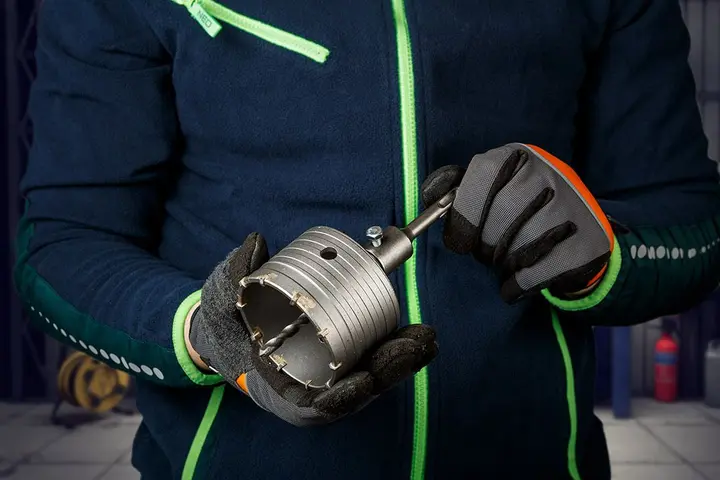 Karbür uçlu delik açma testeresi 85 mm, SDS+ adaptörlü ve kılavuz matkap uçlu