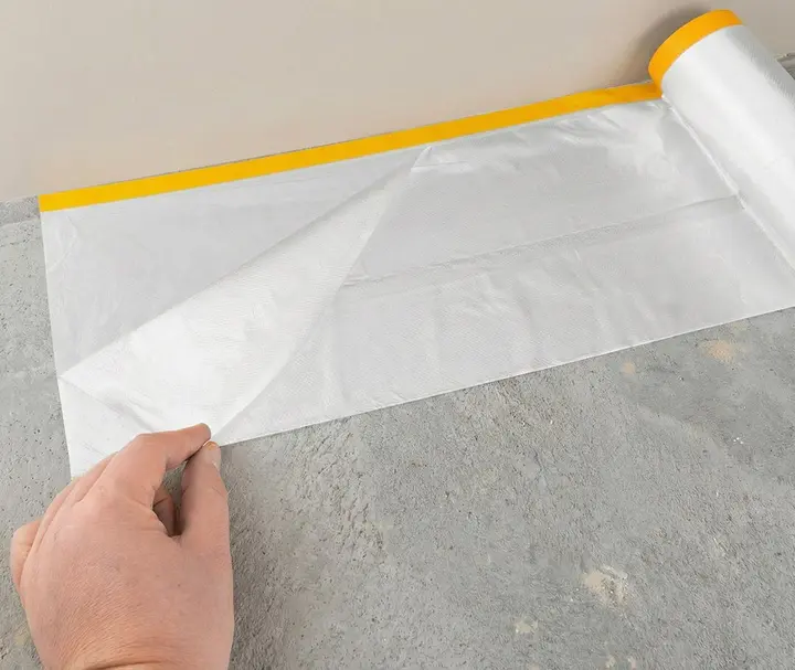 Boyama folyosu 2.7 m x 15 m, 1.5 cm genişliğinde bantlı
