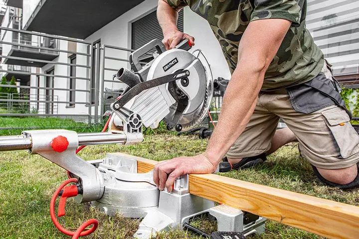 Gönye kesme makinesi 1800W, bıçak 254mm, 60 diş TCT, hız 4800 dev/dk