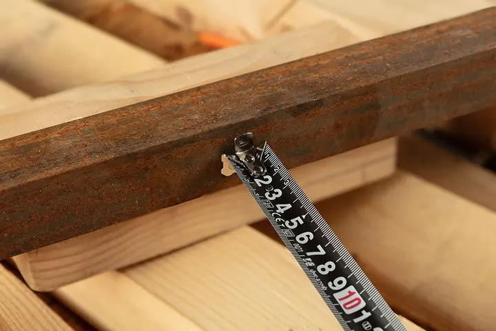 Super Black geri sarılabilir çelik şerit metre 10 m x 25 mm, otomatik kilitli, iki durdurma düğmeli, mıknatıslı