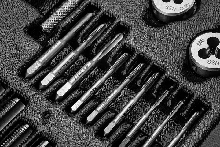 Kılavuz ve pafta seti, 31 parça, tepsi