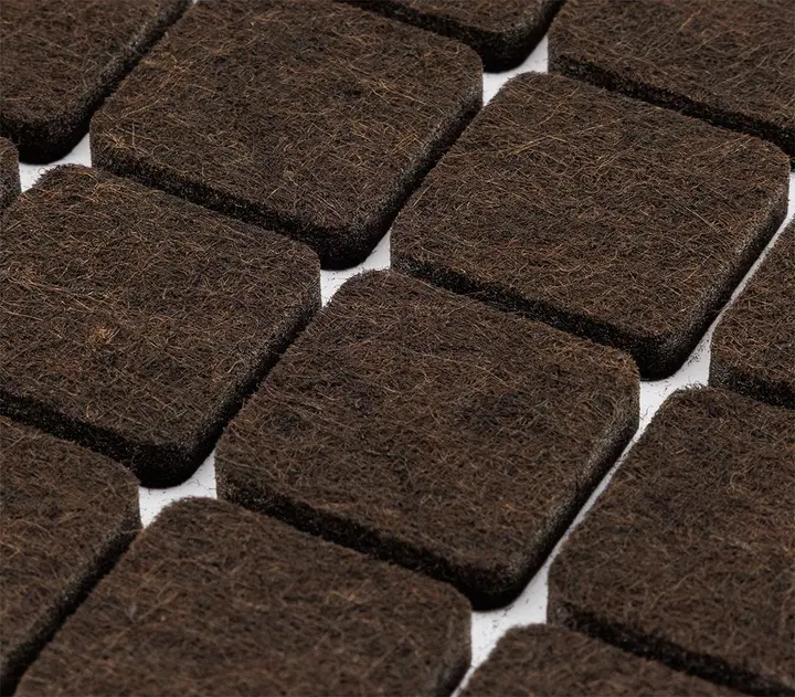 Kendinden yapışkanlı keçe pedler, koyu kahverengi 25x25 mm, 16 adet