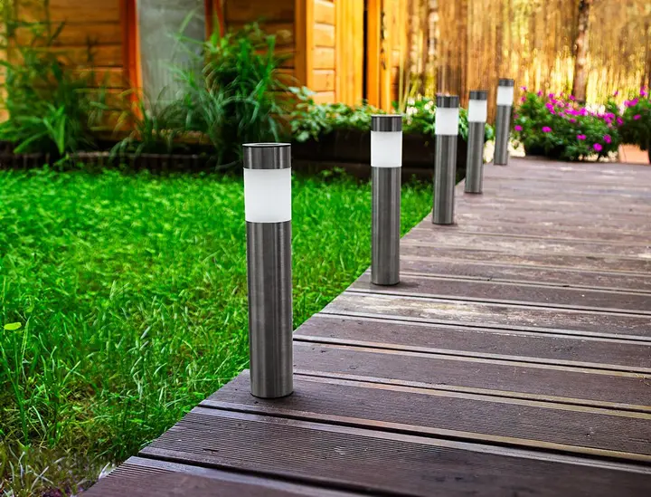 Güneş enerjili LED bahçe direği